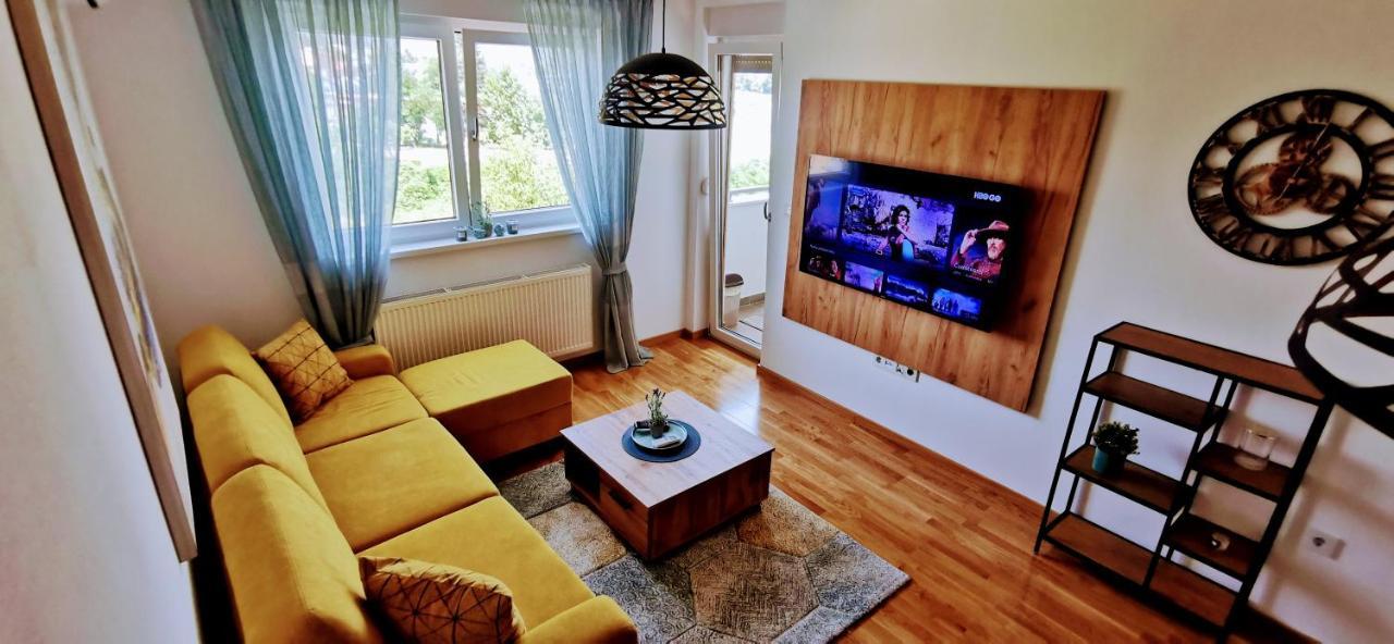Apartman Varenica Apartamento Doboj Exterior foto